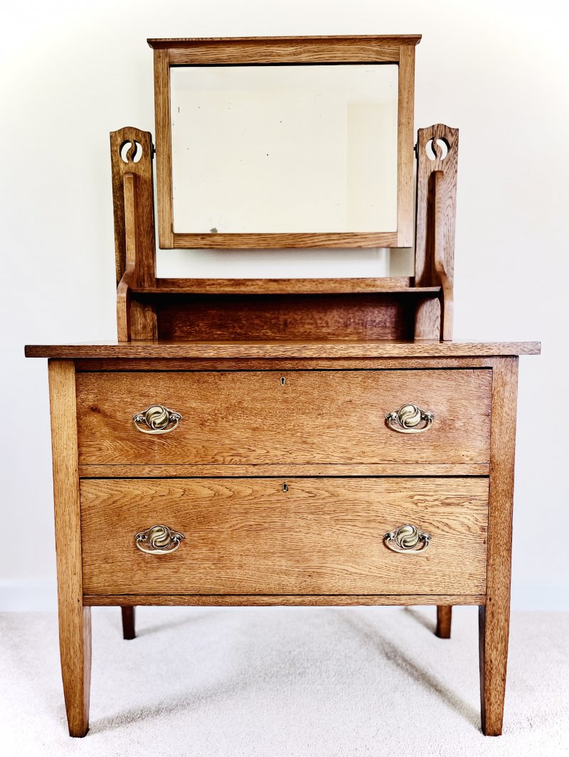 Edwardian Arts & Crafts Dresser
